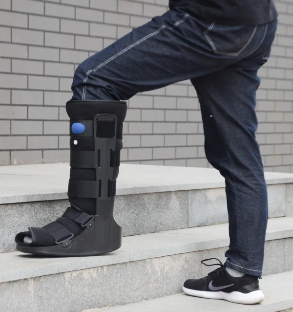 Moon Boot - Knee Height - Inflatable Inner - Image 4