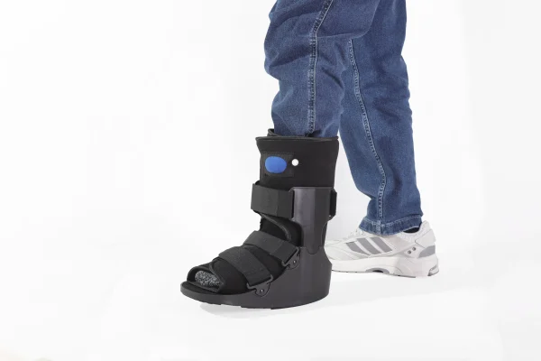 Moon Boot - Ankle Height - Inflatable Inner - Image 3